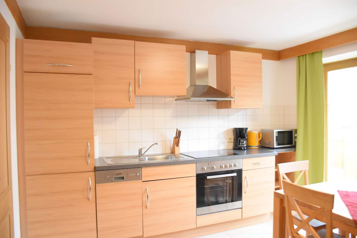 apartment (c ) | private kitchen