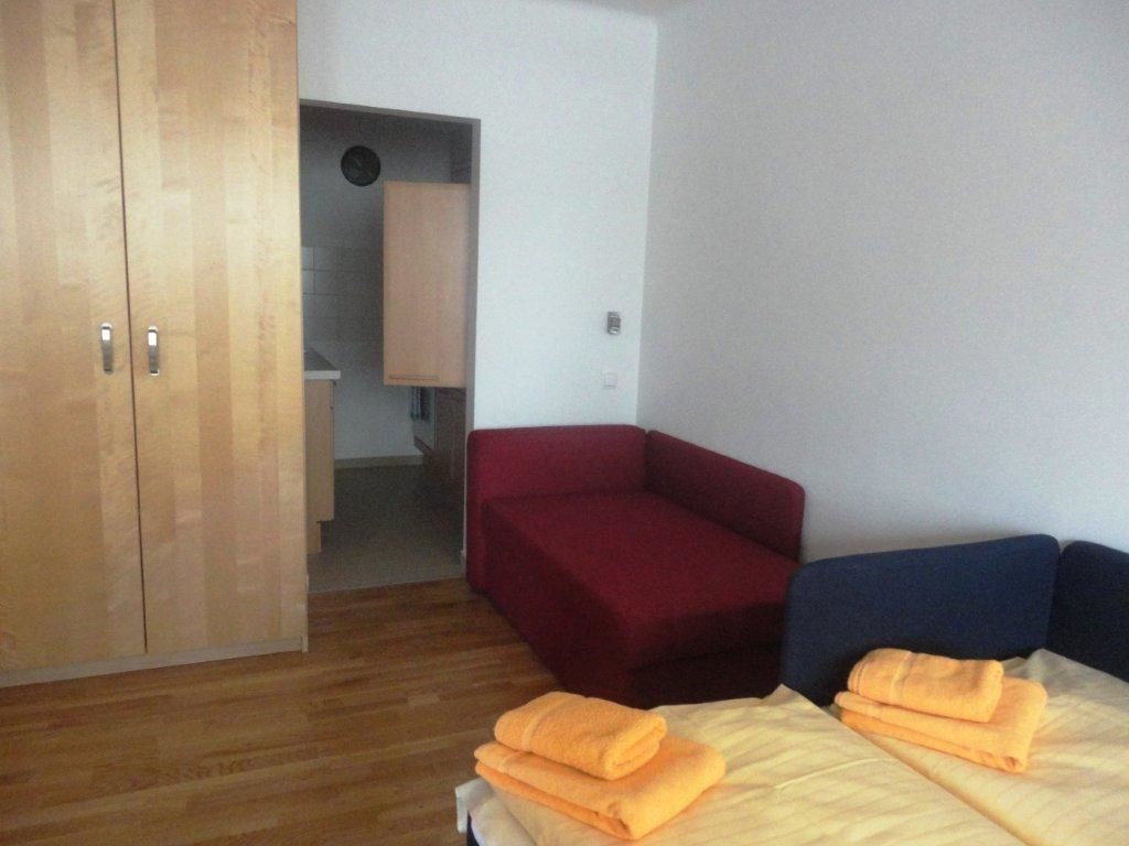 apartmenthaus mitteregg (m7) | in-room safe, desk, free wifi, bed sheets