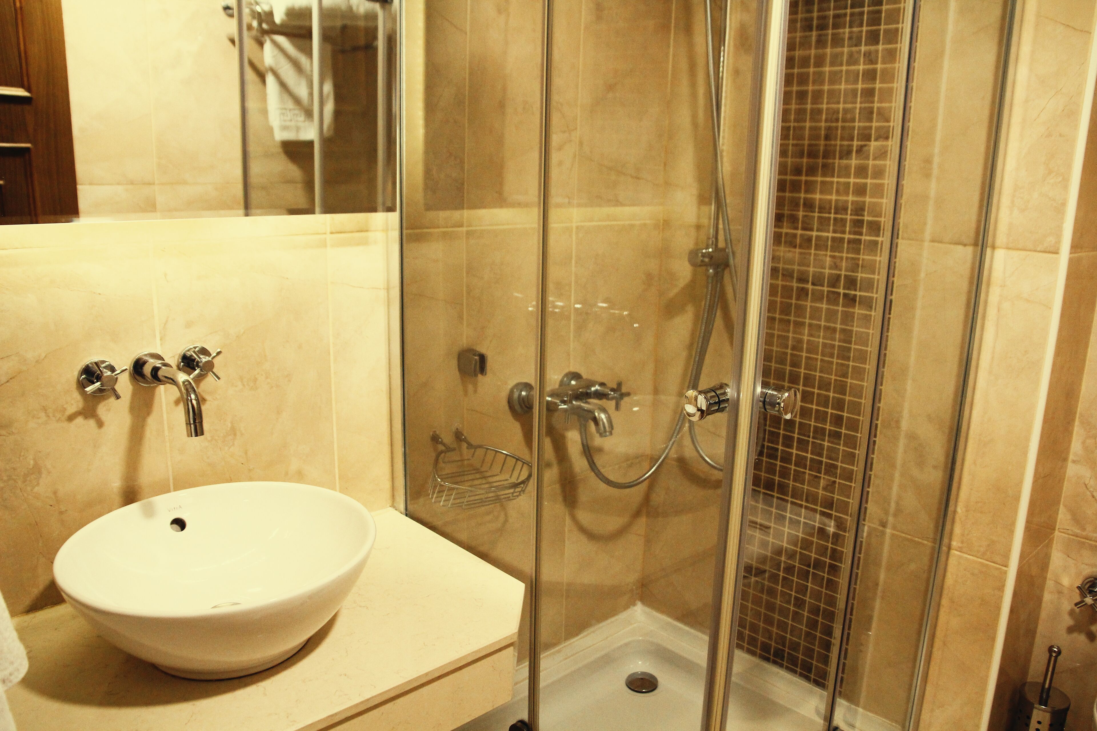 shower, free toiletries, hair dryer, slippers