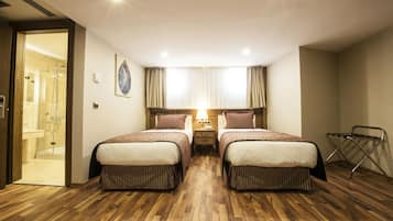 Family Room | Egyptian cotton sheets, premium bedding, in-room safe, desk