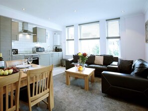 Apartment, Private Bathroom (4 Includes Parking) | Miscellaneous