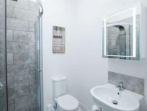 Apartment, Private Bathroom (3 - No Parking ) | Bathroom