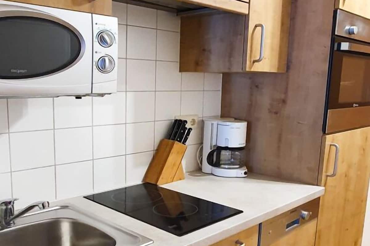 economy apartment (c-) | private kitchen