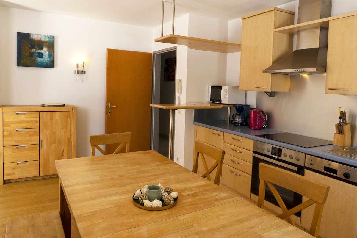 apartment (d) | private kitchen