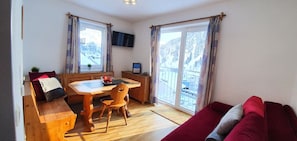 ECONOMY Apartment (C-) | In-room dining - Hotel Laaxerhof (Untertauern)