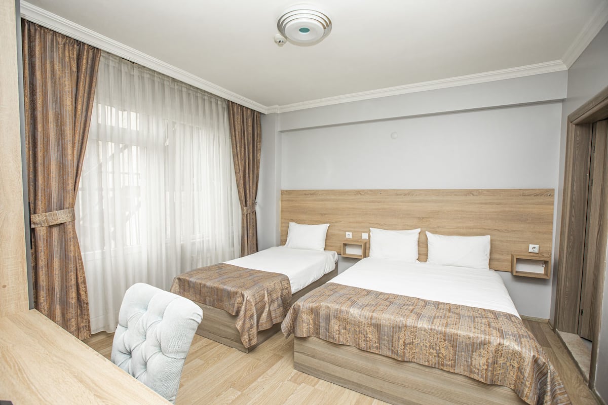 Family Room, Multiple Beds