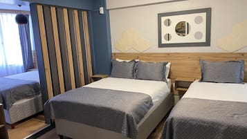 Klassieke studio suite | Een bureau, een laptopwerkplek, geluiddichte muren, gratis wifi