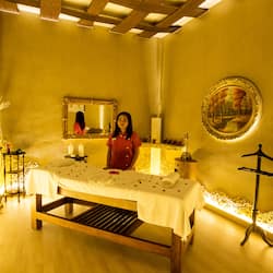 Couples treatment room(s), sauna, hot springs/mineral springs
