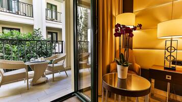 Standard Double or Twin Room, Balcony, Atrium view | Premium bedding, minibar, in-room safe, desk