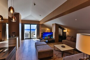 Deluxe Suite, 2 Bedrooms, Terrace, Sea Facing | Premium bedding, minibar, in-room safe, desk