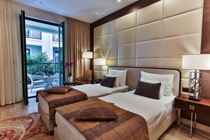 Ropa de cama de alta calidad y minibar 