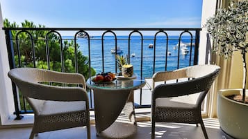 Junior-Doppelzimmer, Balkon, Meerseite | Strand-/Meerblick
