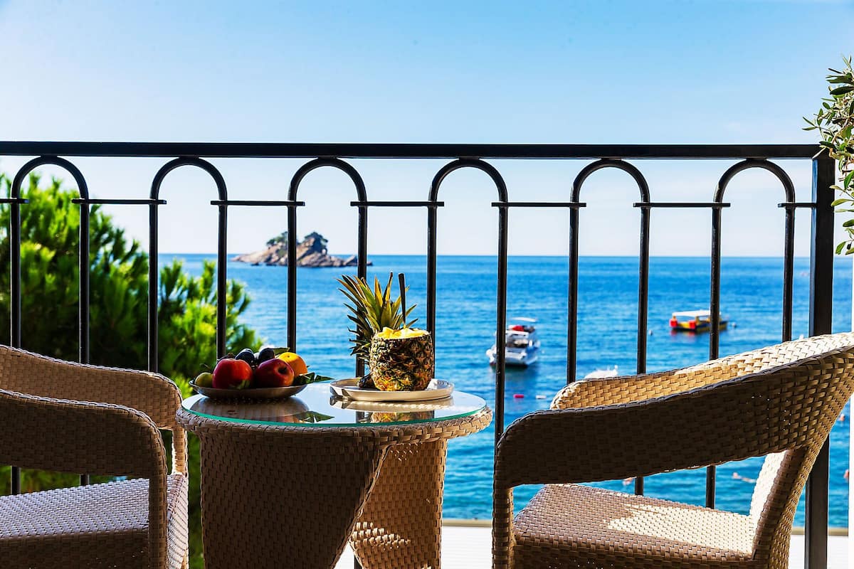 Double Room, Balcony, Sea View | Beach/ocean view