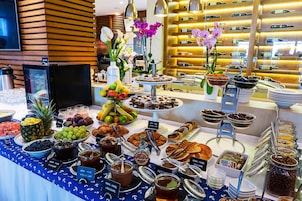 Desayuno buffet incluido todos los días 