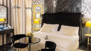 Junior Suite | Egyptian cotton sheets, premium bedding, down duvets, memory-foam beds