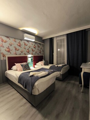 Bureau, chambres insonorisées, lits bébé (gratuits), Wi-Fi gratuit