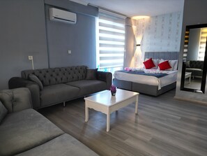 Bureau, chambres insonorisées, lits bébé (gratuits), Wi-Fi gratuit