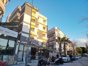 Exterior - AKMAN CITY HOTEL (Kusadasi)