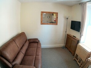 Standard Apartment, 1 Bedroom (1st floor) | Living room | Flat-screen TV - Cleveland Court Apartments (Blackpool)