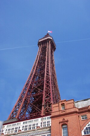Exterior - Cleveland Court Apartments (Blackpool)