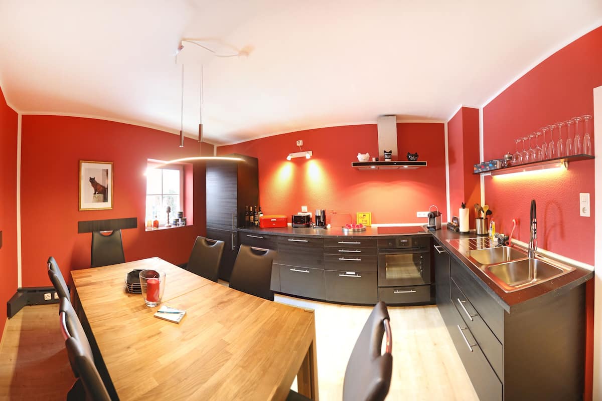 Appartement Design, 3 chambres, bain à remous | Cuisine privée | Réfrigérateur, micro-ondes, plaque de cuisson, cafetiÚre/bouilloire