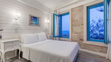 Double Room, Sea View, Ground Floor | Minibar, in-room safe, soundproofing, free WiFi