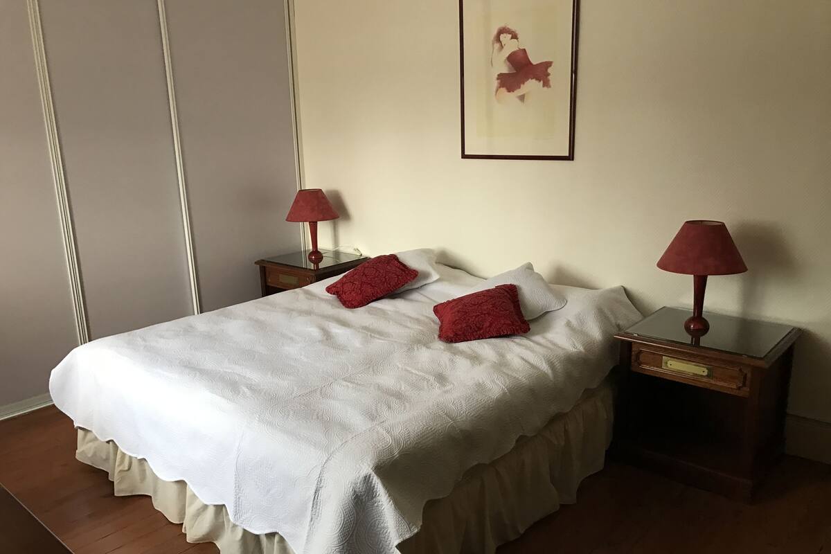 Double or Twin Room, Pool View (Fushia) | Iron/ironing board, free WiFi, bed sheets
