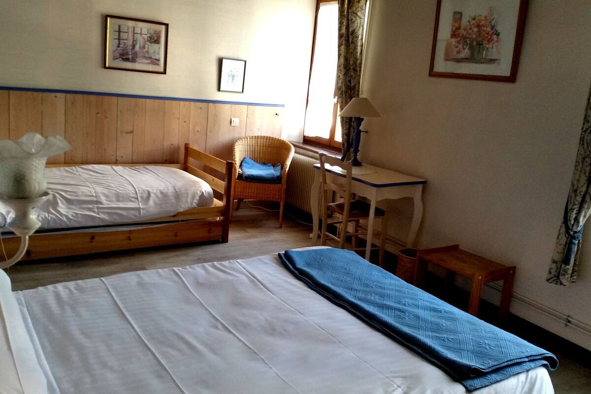 standard triple room | cots/infant beds, free wifi