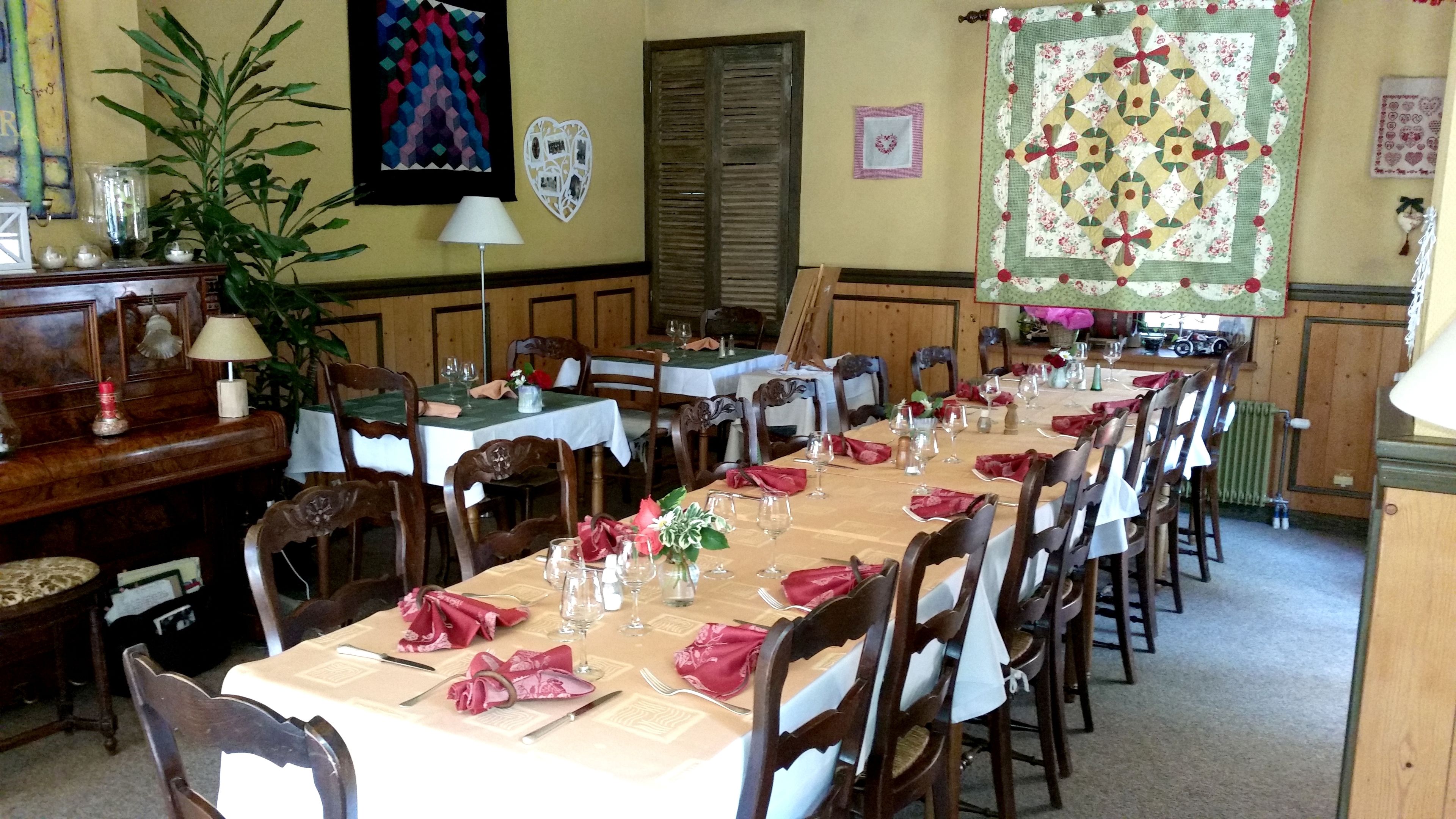 lunch and dinner served, french cuisine