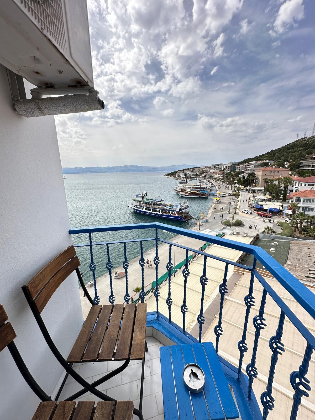 Standard Double Room, Partial Sea View | Desk, free WiFi