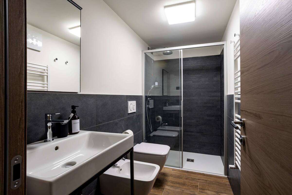 free toiletries, hair dryer, bathrobes, bidet