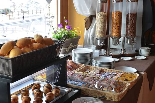 Free daily buffet breakfast