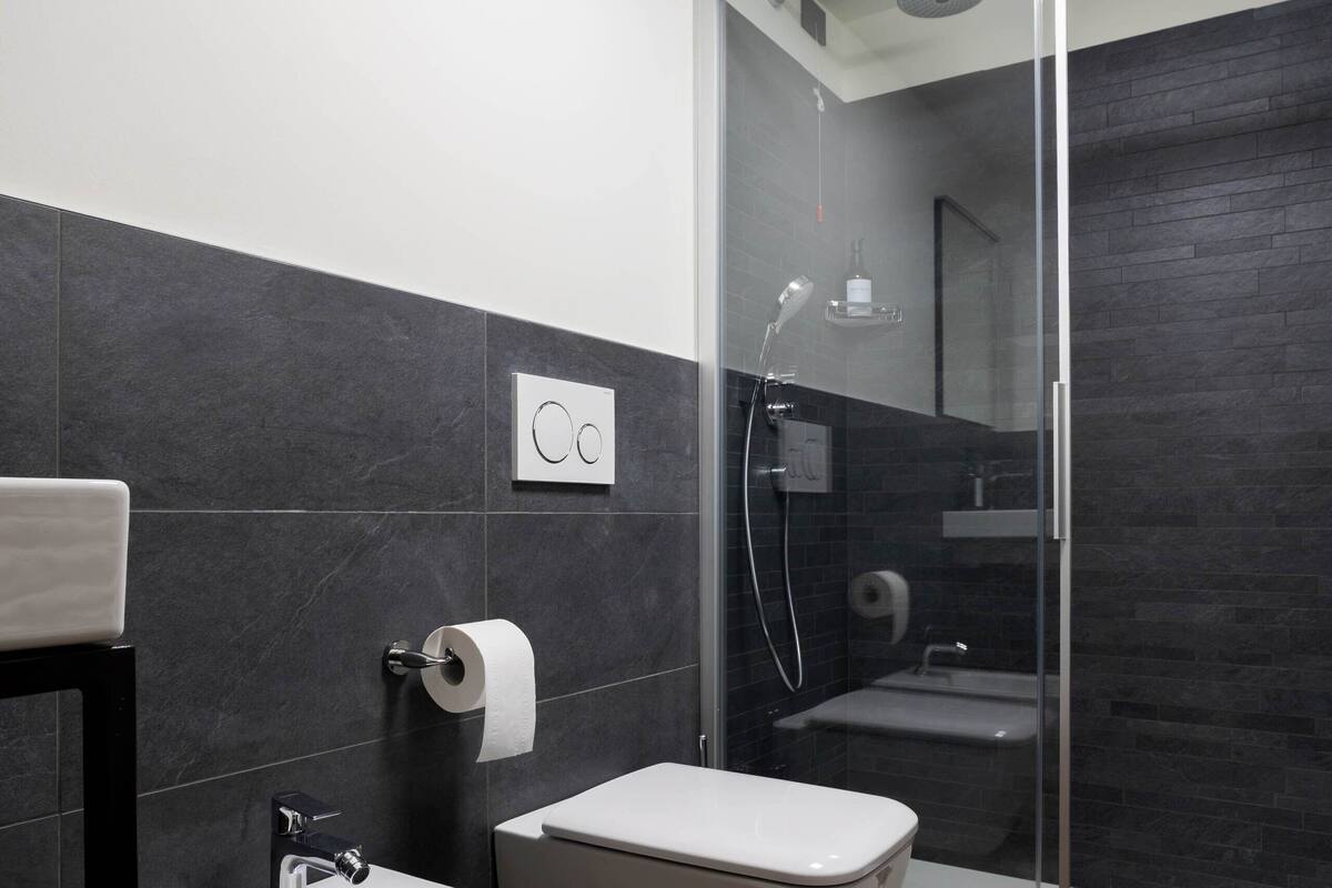 free toiletries, hair dryer, bathrobes, bidet