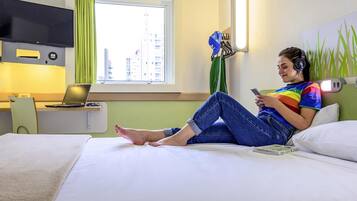 Roupas de cama antialérgicas, escrivaninha