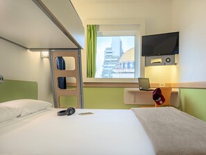 Phòng Tiêu chuẩn, 1 giường đôi | Bộ đồ giường kháng dị ứng, bàn, khu vực làm việc phù hợp cho laptop 