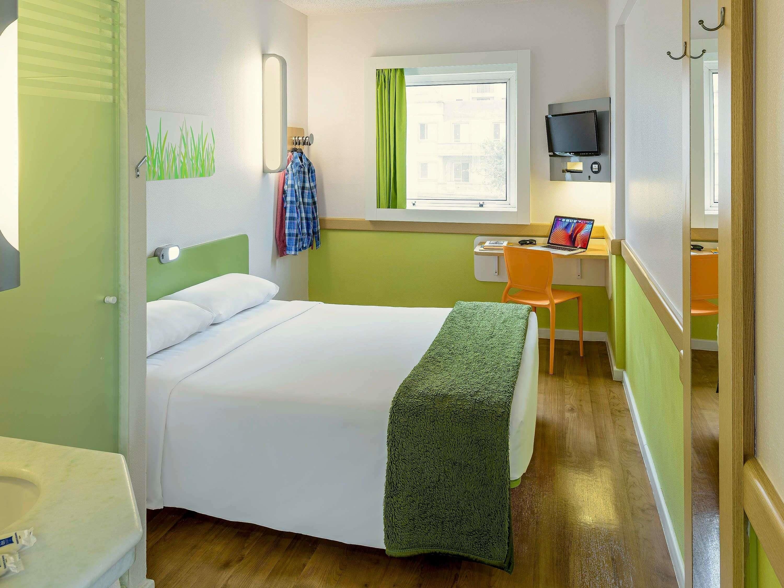 Quarto standard, 1 cama de casal | Roupas de cama antialérgicas, escrivaninha