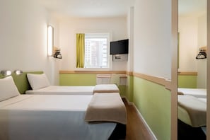 Ropa de cama hipoalergénica y escritorio