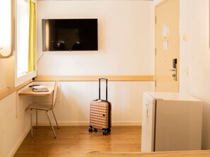 Allergikerbettwaren, Schreibtisch, laptopgeeigneter Arbeitsplatz
