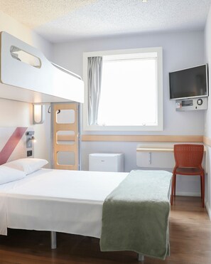 Superior Apartment, Multiple Beds (with 1 double bed and 1 extra bed) | 1 bedroom, desk, blackout curtains, free WiFi