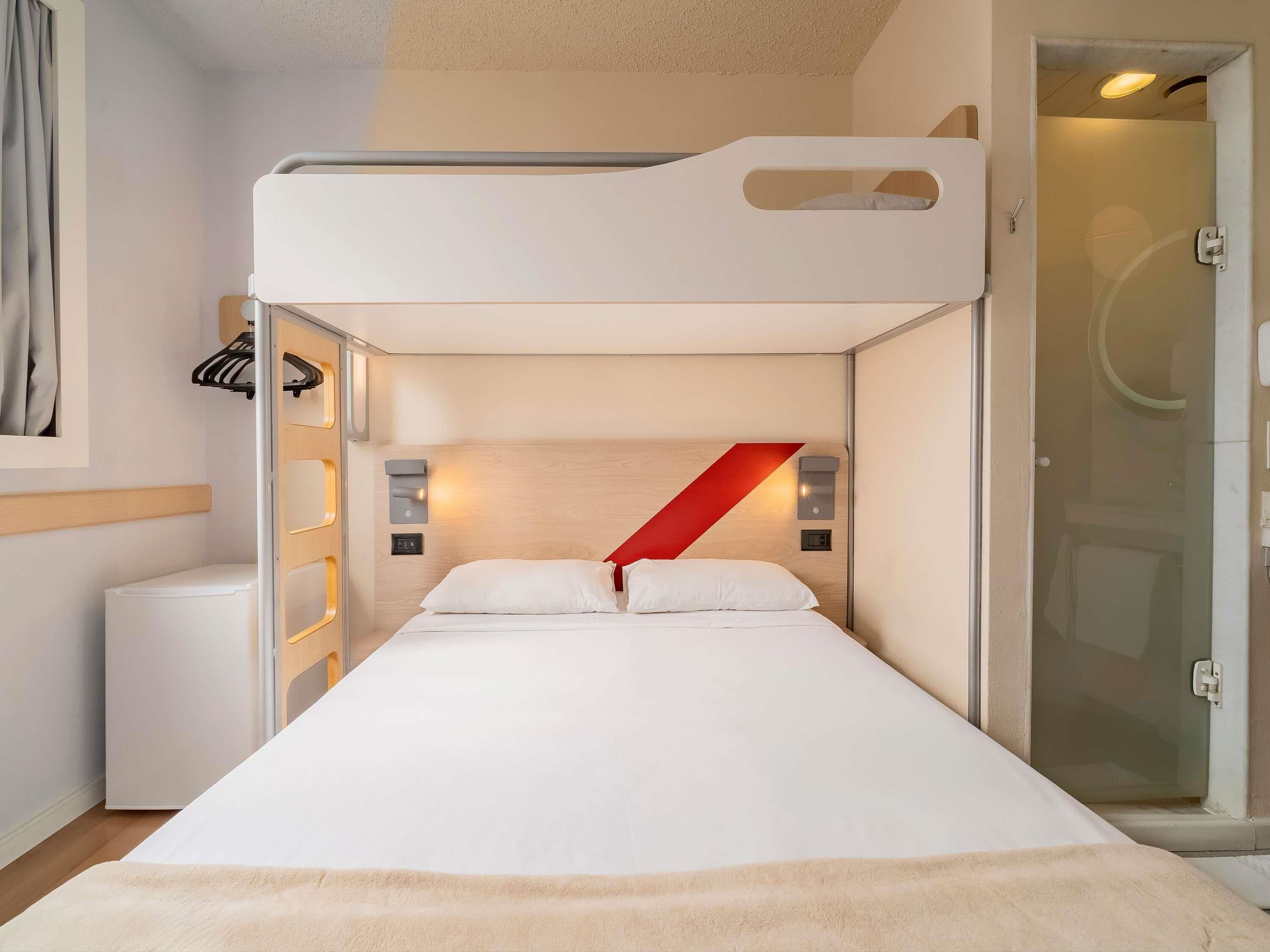 슈피리어 아파트, 침대(여러 개) (with 1 double bed and 1 extra bed) | 1 개의 침실, 책상, 암막 커튼, 무료 WiFi