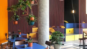 Daily buffet breakfast (BRL 36 per person)