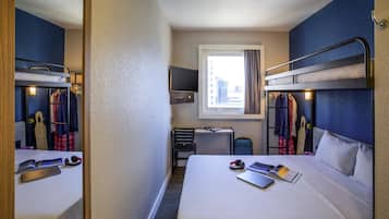 Superior-Dreibettzimmer, Mehrere Betten | 1 Schlafzimmer, Schreibtisch, Verdunkelungsvorhänge, kostenloses WLAN