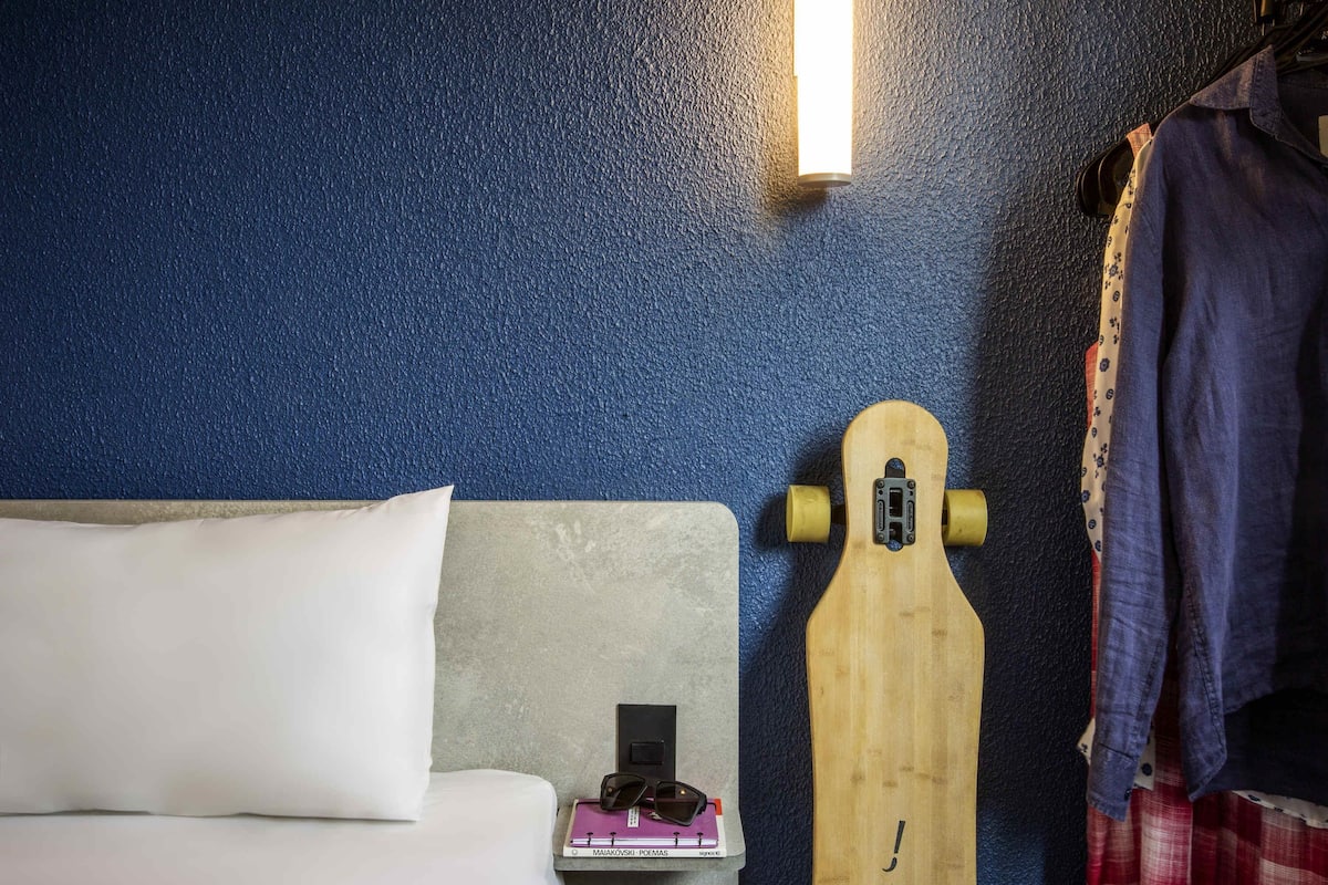 1 bedroom, desk, blackout curtains, free WiFi