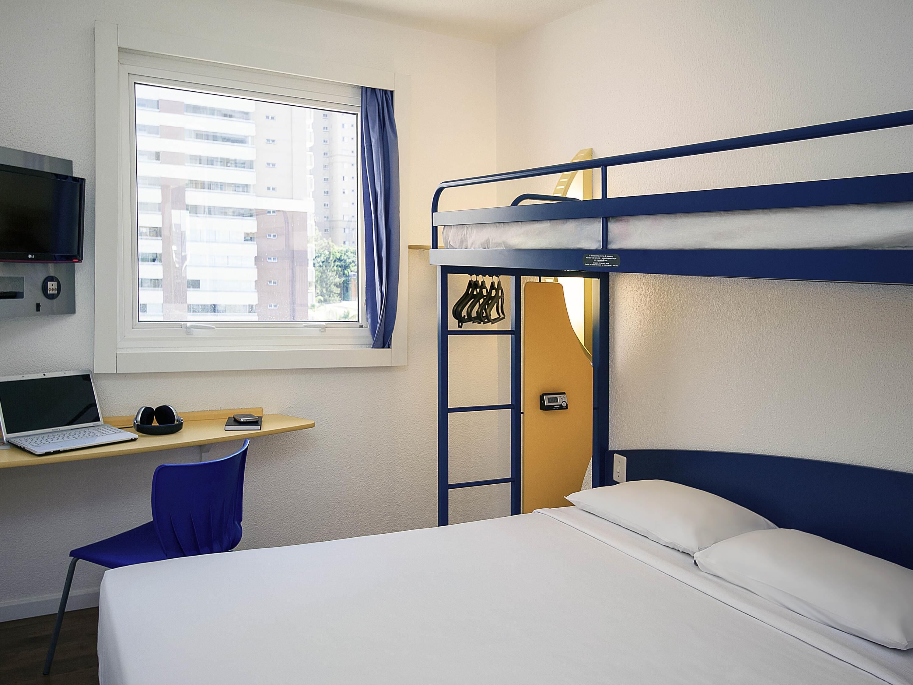 Standard Room, 1 Double Bed | 1 bedroom, desk, blackout curtains, free WiFi