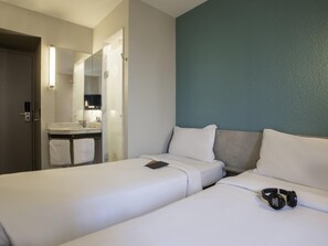 Habitación estándar con 2 camas individuales, 2 camas individuales | 1 habitación, escritorio, cortinas blackout y wifi gratis 