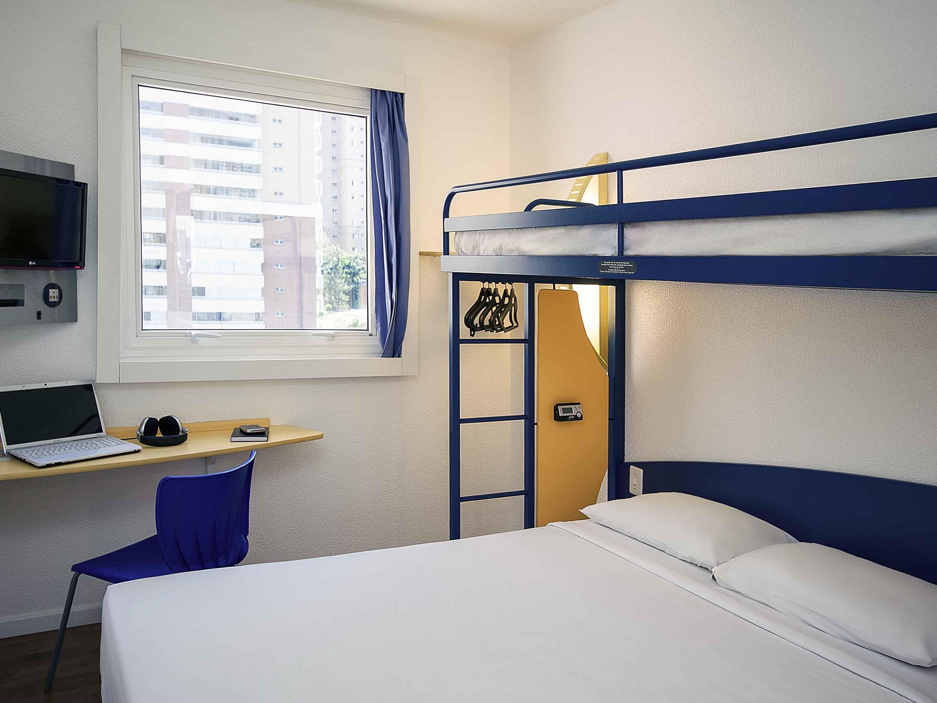 1 bedroom, desk, blackout curtains, free WiFi