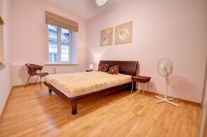 3 chambres, fer et planche à repasser, Wi-Fi gratuit