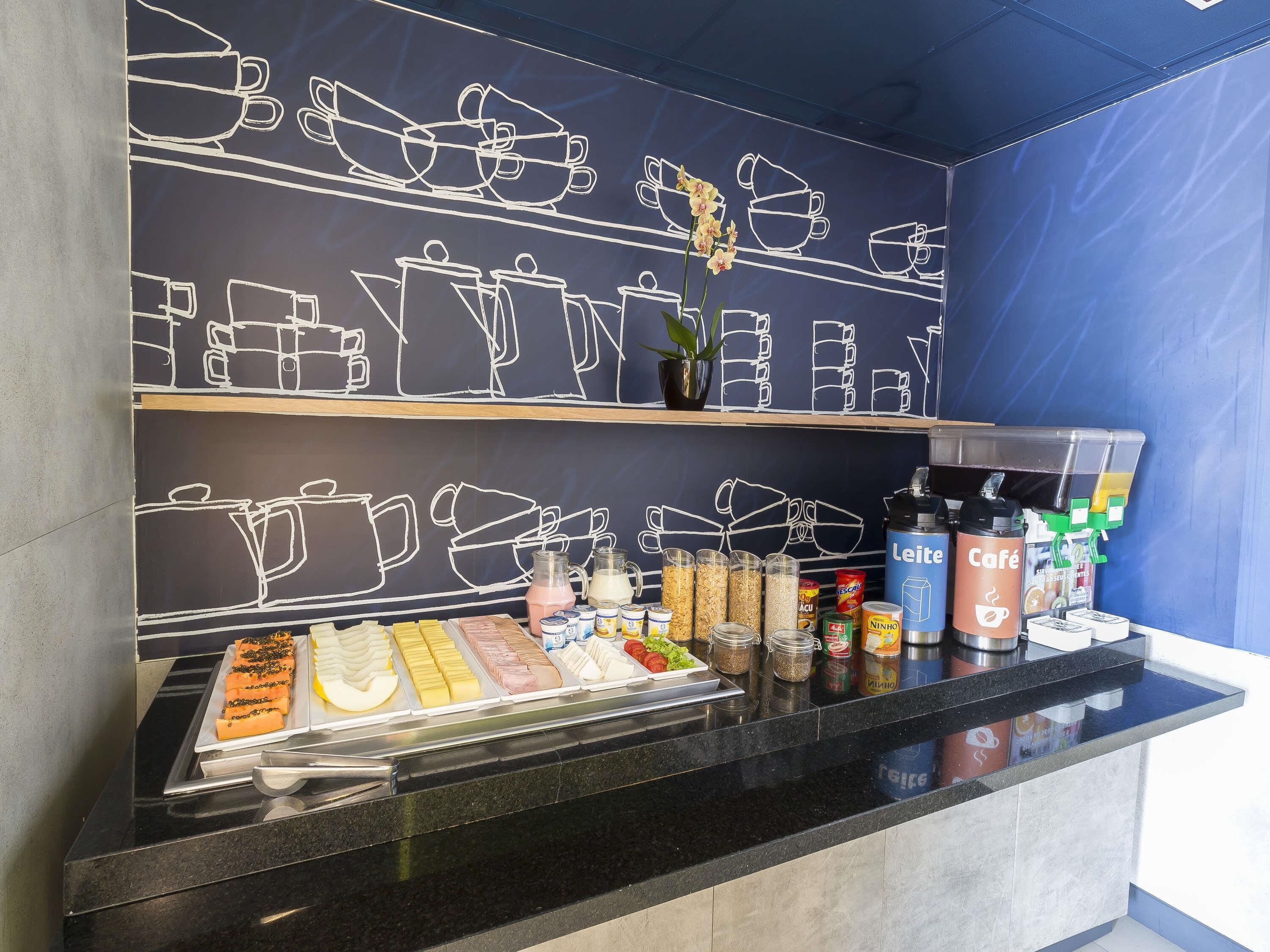 daily buffet breakfast (brl 42 per person)