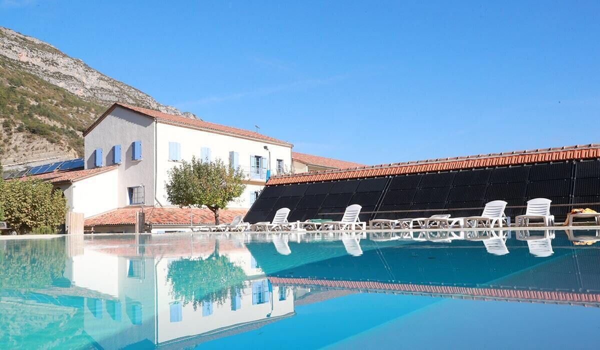 outdoor pool, pool loungers