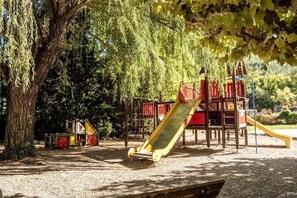 Children's area -  Les Lavandes (Remuzat)